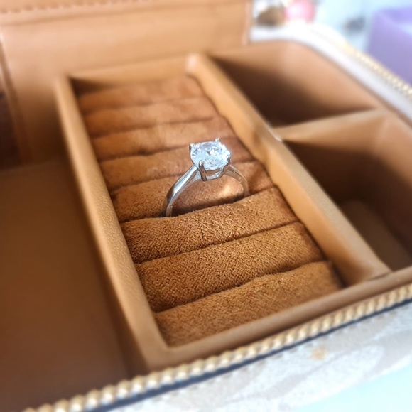 Silver Ring 2ct Round Zircon Ring - Picture 2 of 2